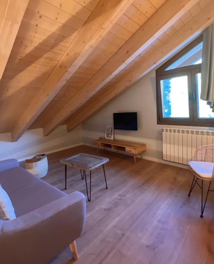 Apartamentos Turisticos: Tu Casa En Sahun Bagian luar foto